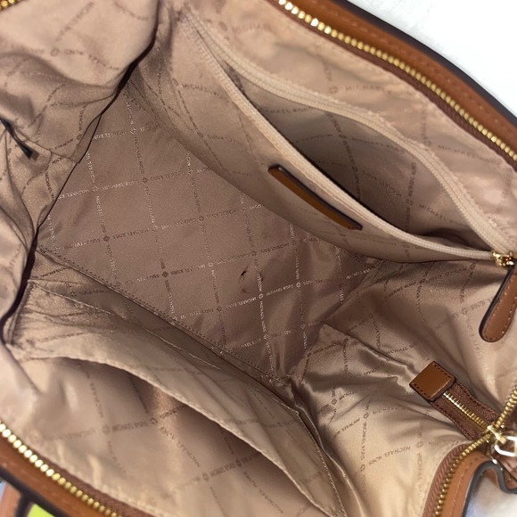 Michael Kors Bag - Picture 4 of 16